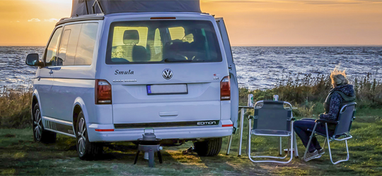 Všechny jízdní řády-minibus-při západu slunce