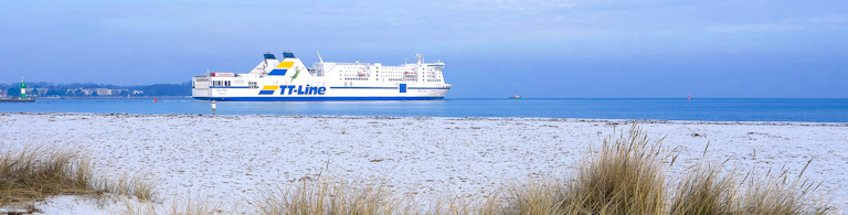 GTC-Passengers-TT-Line-ferry-Peter-Pan-beach
